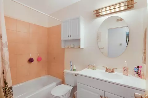Bath - 3635 Oak Cliff Dr, Fallbrook, CA 92028 photo 3 of 3
