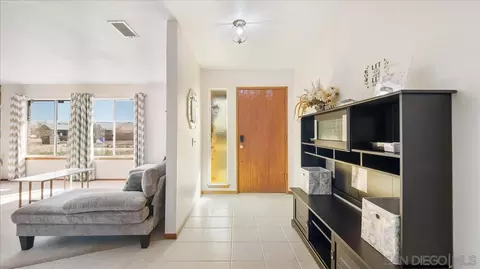 Entry Way - 20625 Tonawanda Rd, Apple Valley, CA 92307 photo 1 of 1