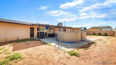Exterior - 20625 Tonawanda Rd, Apple Valley, CA 92307 photo 3 of 3