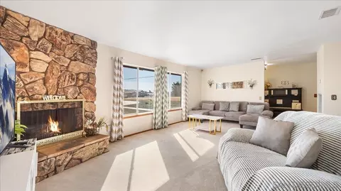 Living - 20625 Tonawanda Rd, Apple Valley, CA 92307 photo 1 of 5