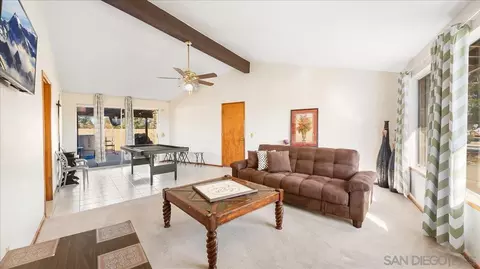 Living - 20625 Tonawanda Rd, Apple Valley, CA 92307 photo 4 of 5