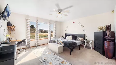 Bedroom - 20625 Tonawanda Rd, Apple Valley, CA 92307 photo 1 of 3
