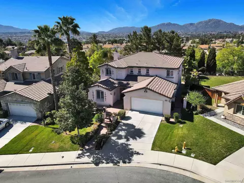 42917 Cinnamon Ln, Temecula, CA 92592 photo 2
