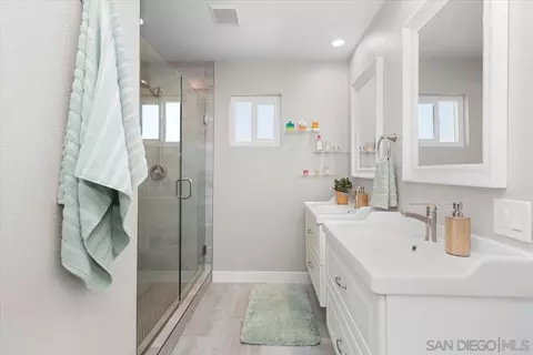 Bath - 2652 Brown Dr, El Cajon, CA 92020 photo 3 of 4