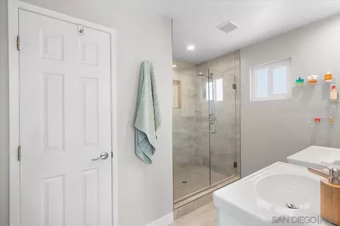 Bath - 2652 Brown Dr, El Cajon, CA 92020 photo 2 of 4