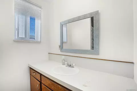 Bath - 44473 Calexico Ave, Jacumba, CA 91934 photo 1 of 2