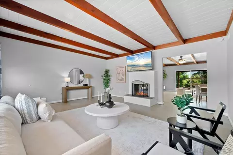 1801 Country Ln, Escondido, CA 92025