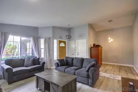 Living - 13105 Lakeshore Dr, Lakeside, CA 92040 photo 3 of 7