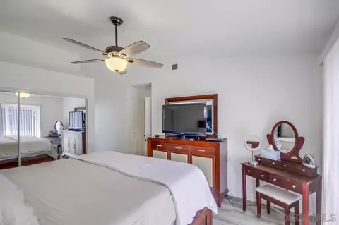 Bedroom - 13105 Lakeshore Dr, Lakeside, CA 92040 photo 4 of 6
