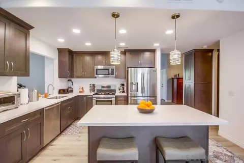 Kitchen - 13105 Lakeshore Dr, Lakeside, CA 92040 photo 1 of 7