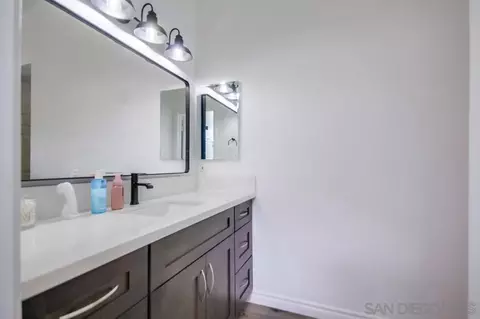 Bath - 13105 Lakeshore Dr, Lakeside, CA 92040 photo 3 of 6