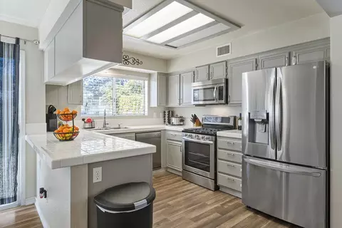 Kitchen - 43655 Corte Cabral, Temecula, CA 92592 photo 3 of 5