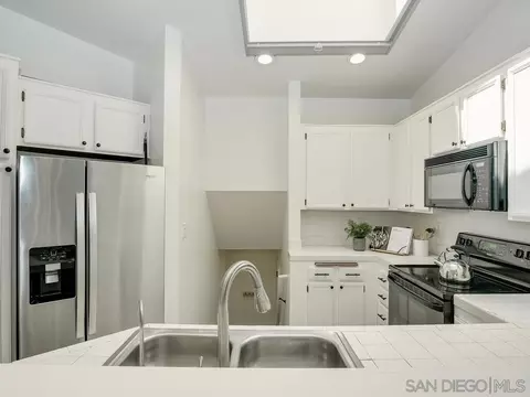 Kitchen - 7398 Park View Ct #134, Santee, CA 92071 photo 2 of 4