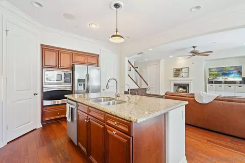 Kitchen - 3807 Lake Park St, Fallbrook, CA 92028 photo 2 of 4