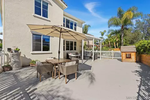 Exterior - 3807 Lake Park St, Fallbrook, CA 92028 photo 2 of 11