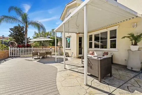 Exterior - 3807 Lake Park St, Fallbrook, CA 92028 photo 3 of 11
