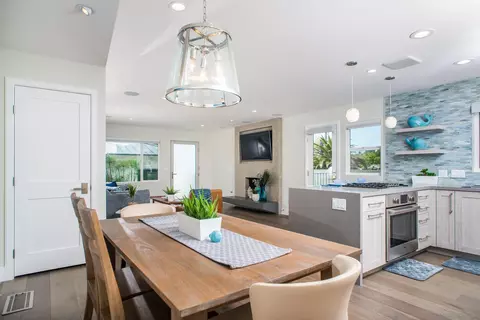Dining - 127 W Jason St, Encinitas, CA 92024 photo 2 of 4
