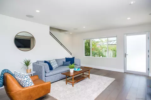 Living - 127 W Jason St, Encinitas, CA 92024 photo 4 of 4