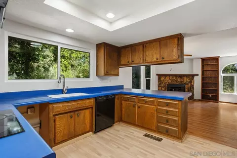 Kitchen - 390 Vista Del Indio, Fallbrook, CA 92028 photo 3 of 4
