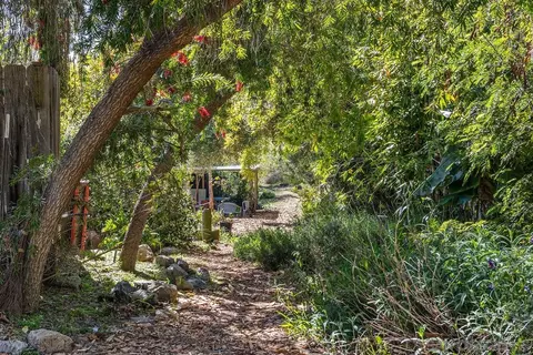 Exterior - 390 Vista Del Indio, Fallbrook, CA 92028 photo 17 of 19