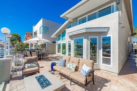Exterior - 36 Green Turtle Rd, Coronado, CA 92118 photo 7 of 8