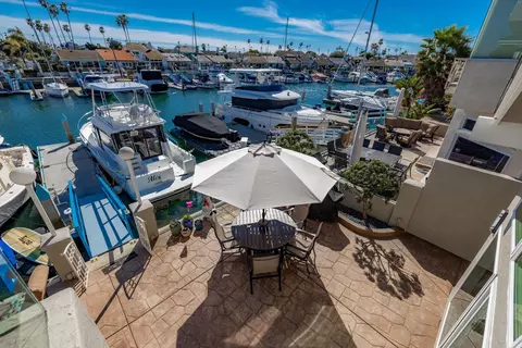 Exterior - 36 Green Turtle Rd, Coronado, CA 92118 photo 2 of 8