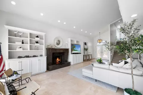 Living - 36 Green Turtle Rd, Coronado, CA 92118 photo 2 of 3