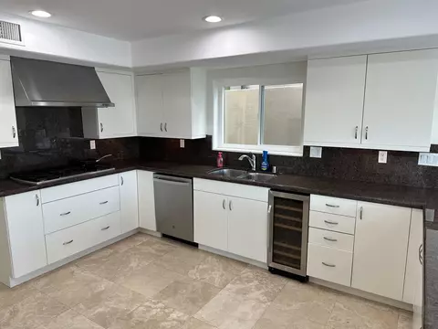 Kitchen - 36 Green Turtle Rd, Coronado, CA 92118 photo 3 of 5