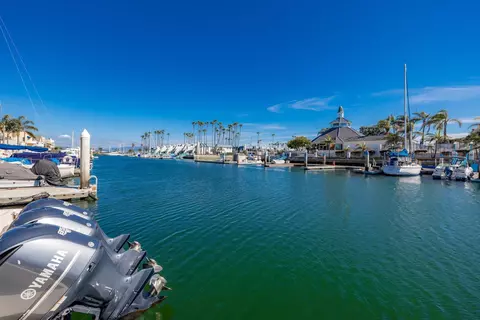 View/Area - 36 Green Turtle Rd, Coronado, CA 92118 photo 6 of 7