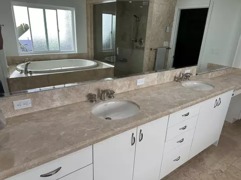 Bath - 36 Green Turtle Rd, Coronado, CA 92118 photo 2 of 3