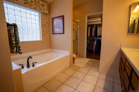 Bath - 2264 Larkspur Dr, Alpine, CA 91901 photo 3 of 3