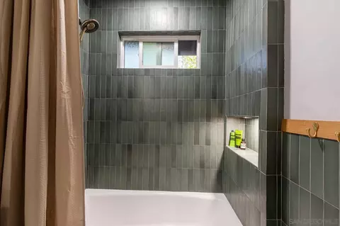 Bath - 398 S Santa Rosa Ave, El Centro, CA 92243 photo 3 of 11