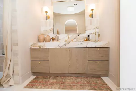 Bath - 398 S Santa Rosa Ave, El Centro, CA 92243 photo 9 of 11