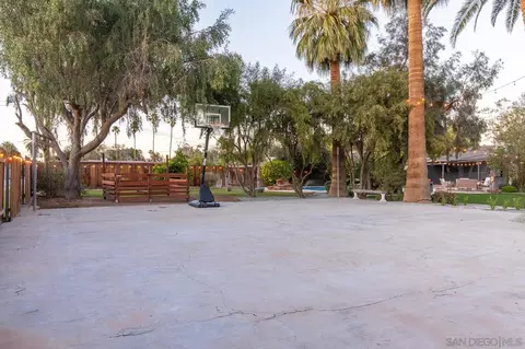 Exterior - 398 S Santa Rosa Ave, El Centro, CA 92243 photo 12 of 17