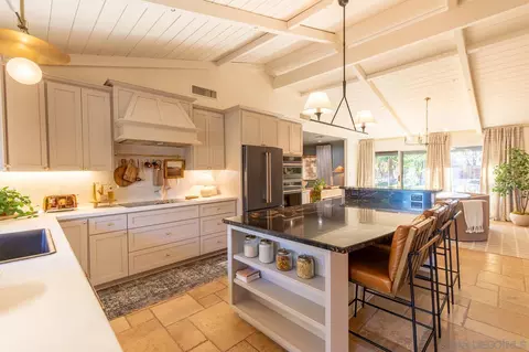 Kitchen - 398 S Santa Rosa Ave, El Centro, CA 92243 photo 4 of 5