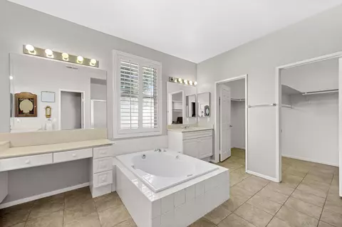 Bath - 23630 Isla Del Rey, Ramona, CA 92065 photo 3 of 4