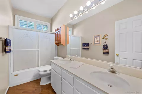 Bath - 23630 Isla Del Rey, Ramona, CA 92065 photo 4 of 4