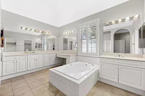 Bath - 23630 Isla Del Rey, Ramona, CA 92065 photo 1 of 4