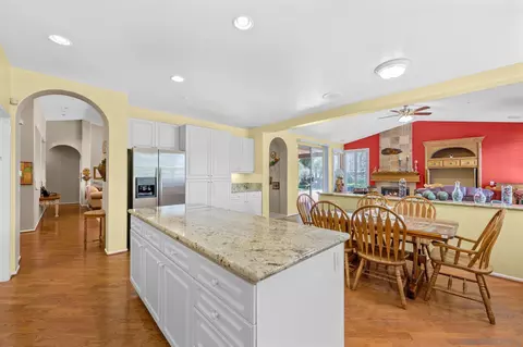 Kitchen - 23630 Isla Del Rey, Ramona, CA 92065 photo 2 of 3