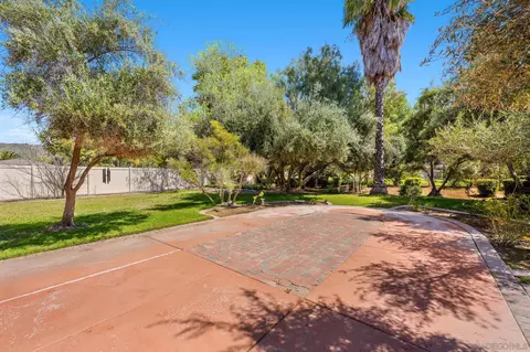 Exterior - 23630 Isla Del Rey, Ramona, CA 92065 photo 10 of 15