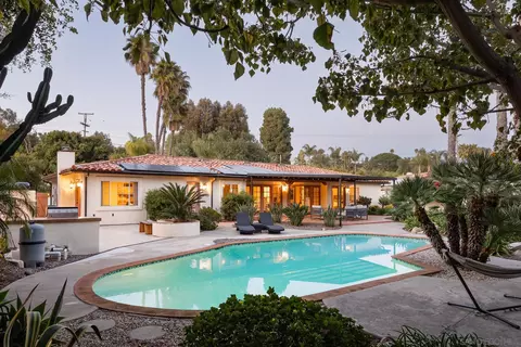 1367 W Via Rancho Pkwy, Escondido, CA 92029