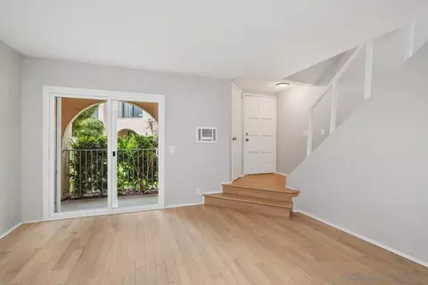 Entry Way - 2138 Oceanside Blvd, Oceanside, CA 92054 photo 2 of 3