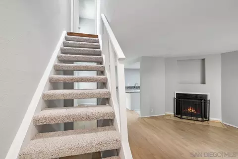 Entry Way - 2138 Oceanside Blvd, Oceanside, CA 92054 photo 3 of 3