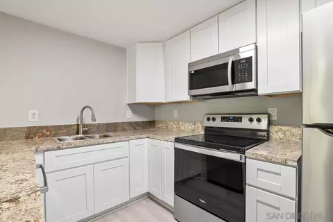 Kitchen - 2138 Oceanside Blvd, Oceanside, CA 92054 photo 3 of 5