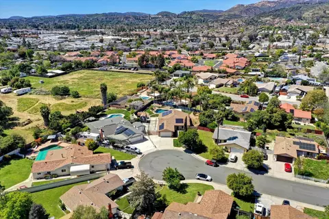 View/Area - 2518 Fieldcrest Pl, Escondido, CA 92027 photo 9 of 11