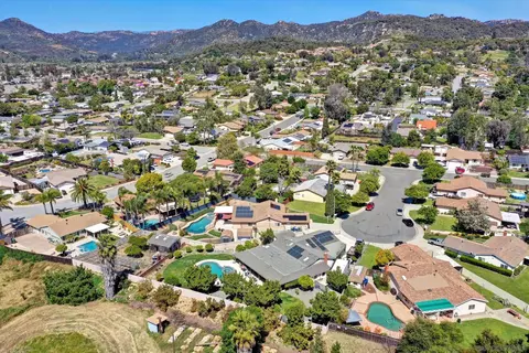View/Area - 2518 Fieldcrest Pl, Escondido, CA 92027 photo 10 of 11