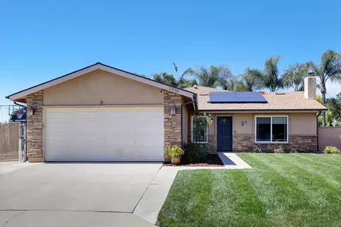 Exterior - 2518 Fieldcrest Pl, Escondido, CA 92027 photo 3 of 14