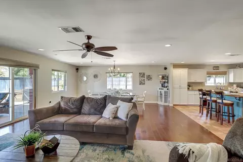 Living - 2518 Fieldcrest Pl, Escondido, CA 92027 photo 6 of 7