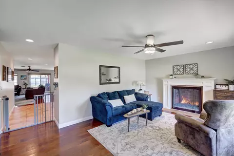 Living - 2518 Fieldcrest Pl, Escondido, CA 92027 photo 2 of 7