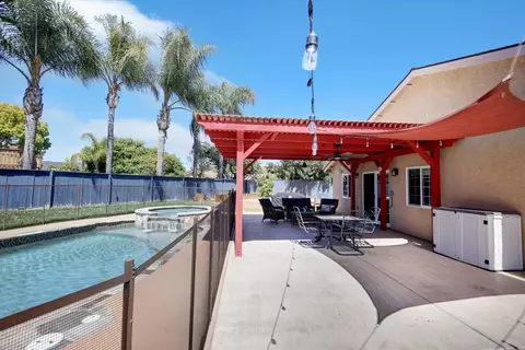 Exterior - 2518 Fieldcrest Pl, Escondido, CA 92027 photo 11 of 14